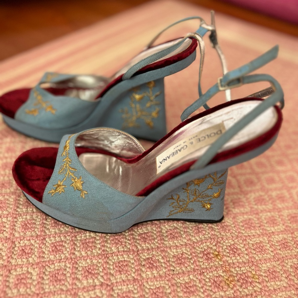 Dolce & Gabbana high heeled velvet shoes. Size 40 1/2